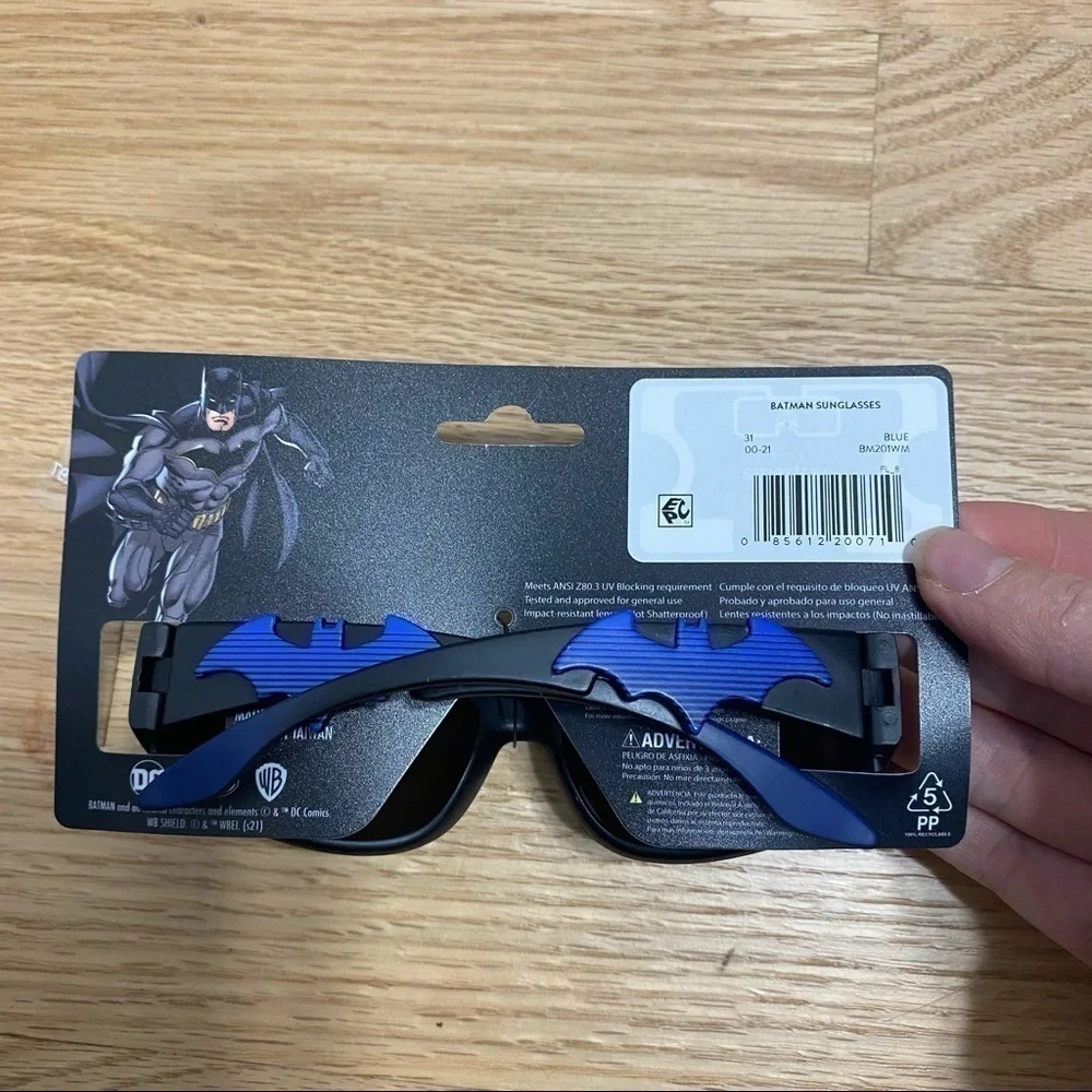 Batman Sunglasses NWT 100% UV Protection Kids Black DC